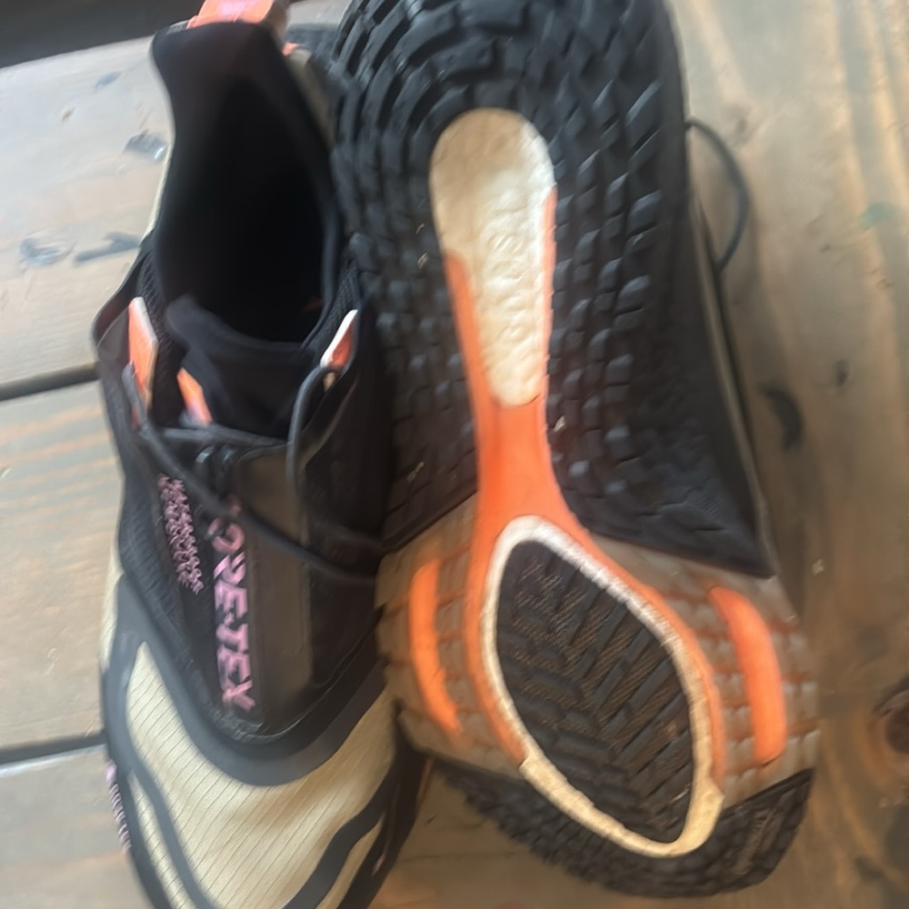 adidas GORE-TEX hiking Black and Orange running 22GTX ultra boost shoe - Picture 3 of 4